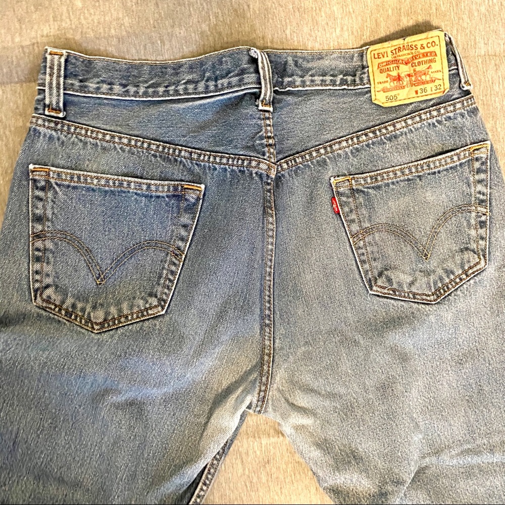 Vintage distressed Levis 550’s, size 36”